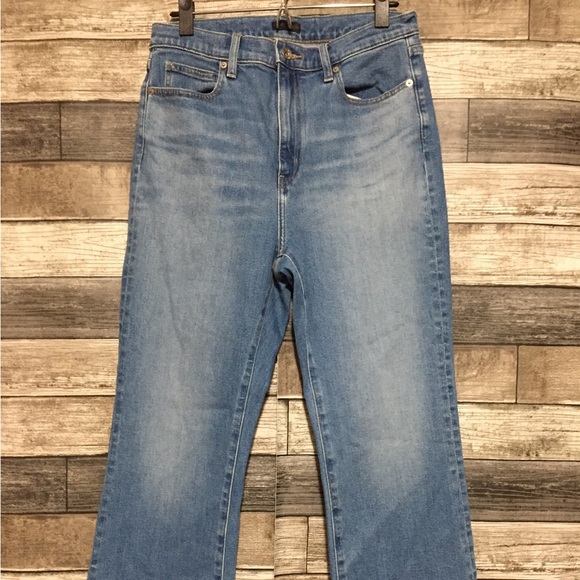 Uniqlo High Rise Flared Jeans Women’s 28 Blue (Inseam 29) Kaihara Light Wash - Picture 5 of 9